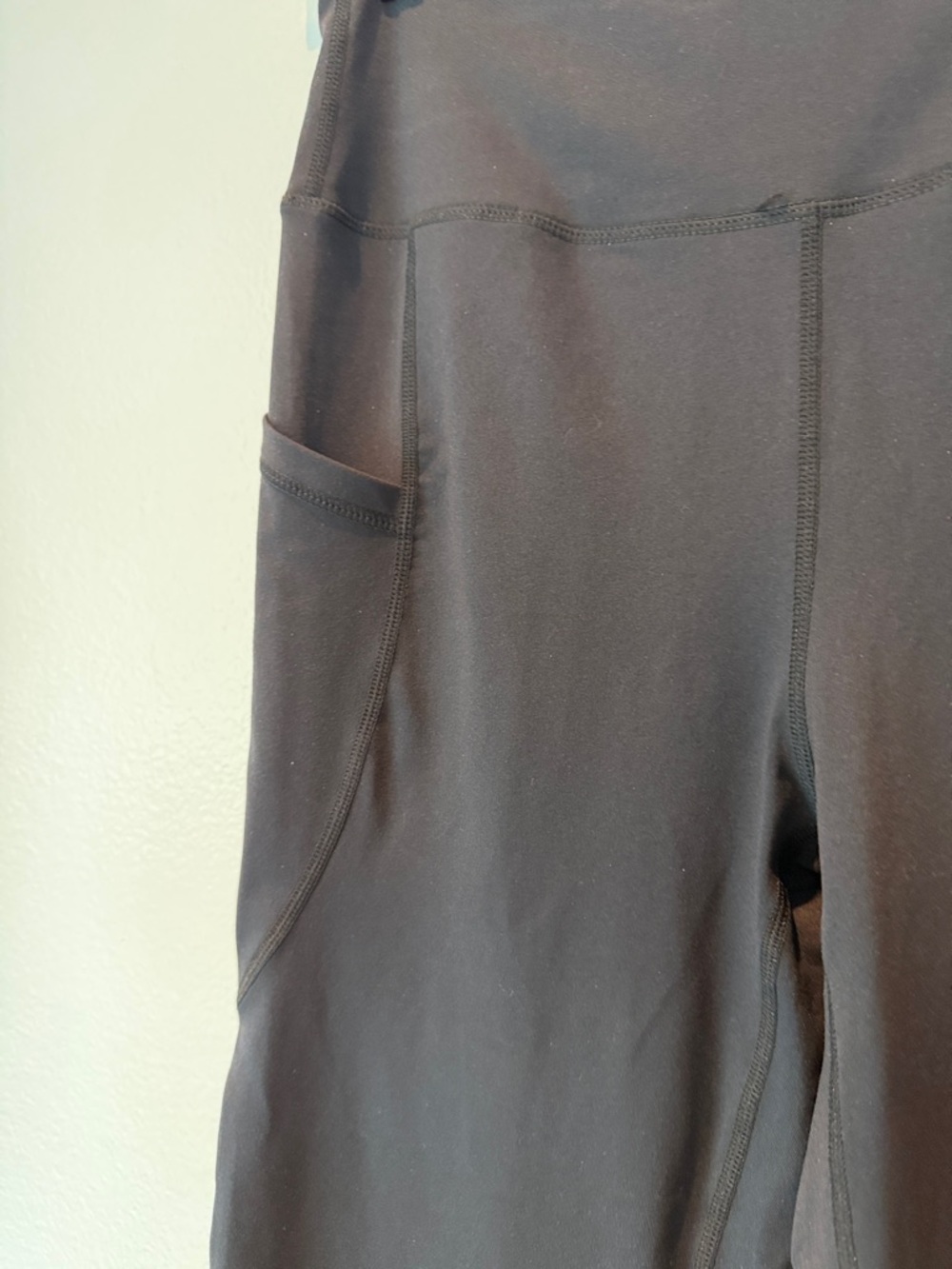 Black Stretch Yoga/Workout High-Waist 2 Pocket Flare Leg Pants - Picture 3 of 5
